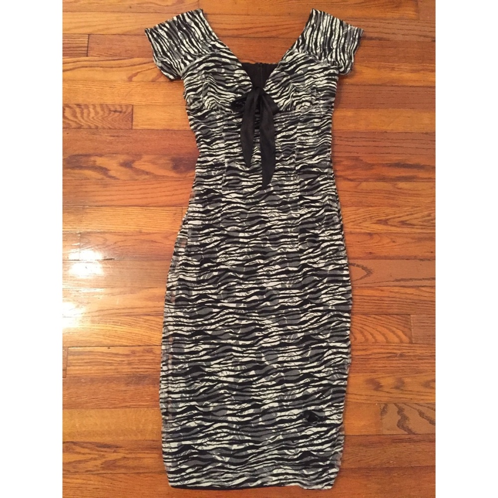 Vintage Bettie Page wiggle dress pinup retro lace